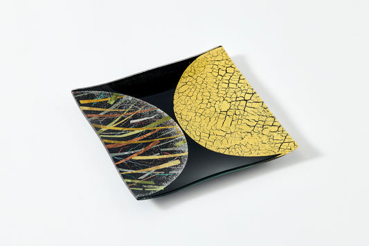 Minamo Moon – Honkin Ice Crack Kawari – Yakihaku on Black – Square Plate