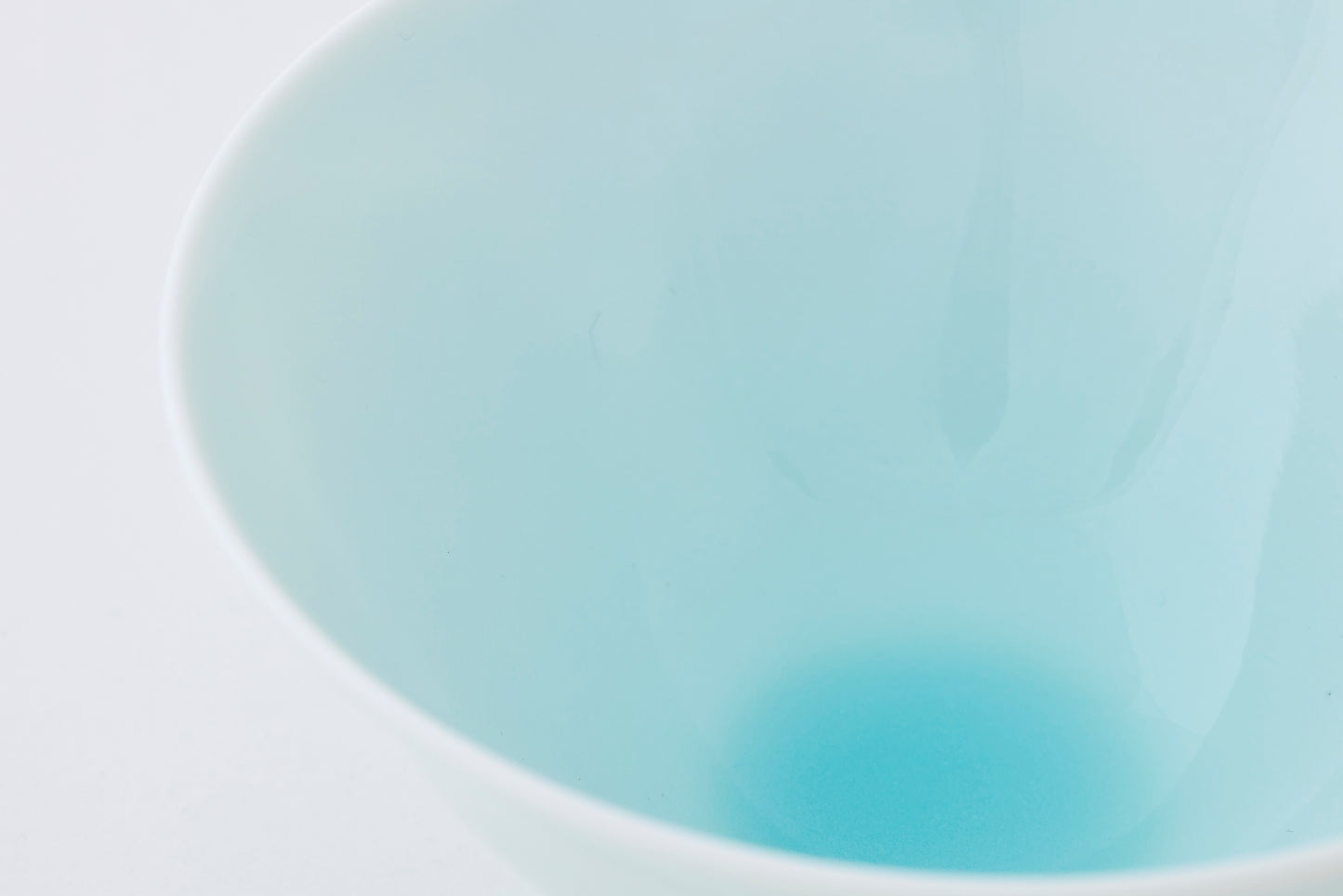 WANOKA Flower-Shaped Rice Bowl Celadon Arita Porcelain