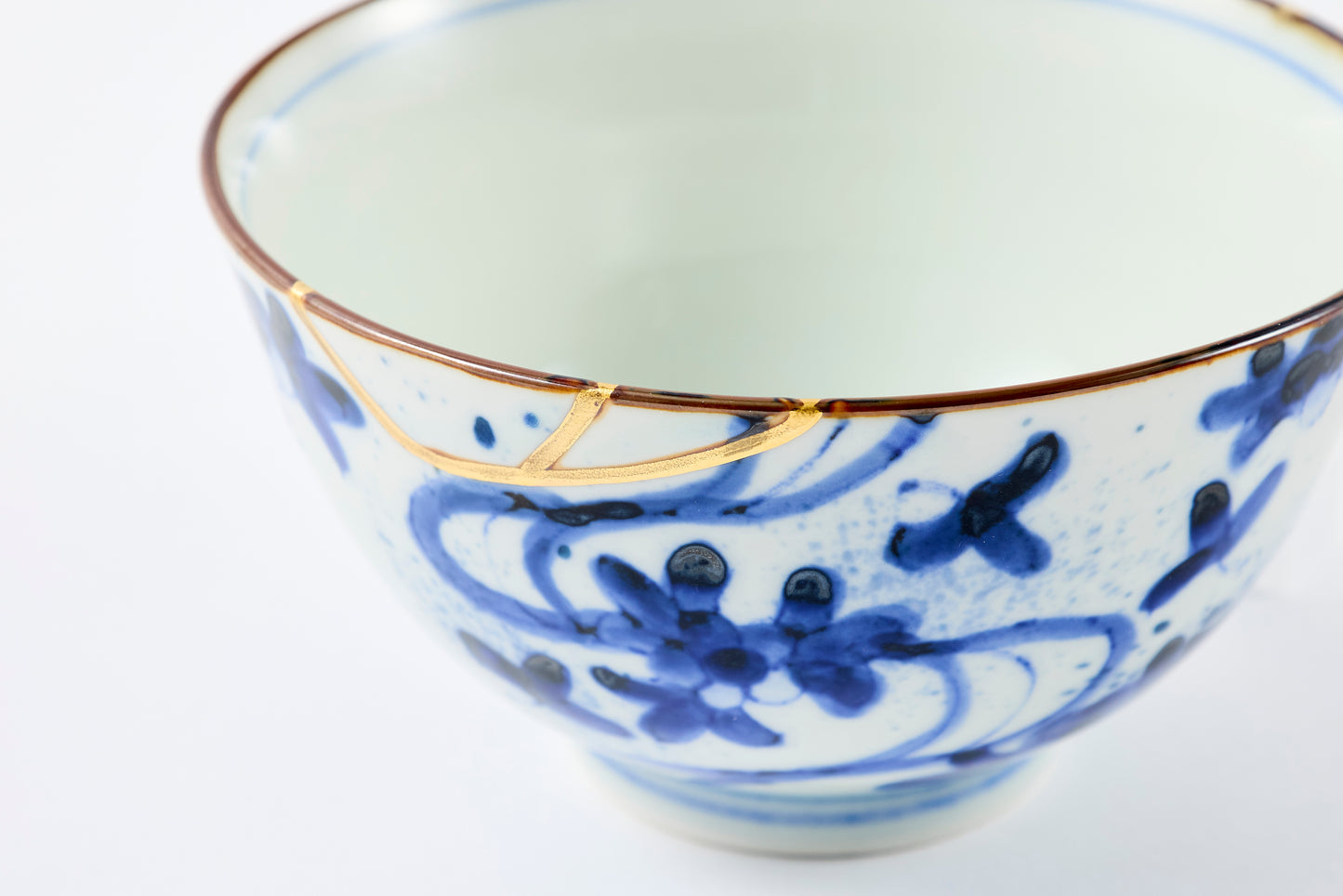 Gold Line Kosome Water Stream Rice Bowl Imari Porcelain