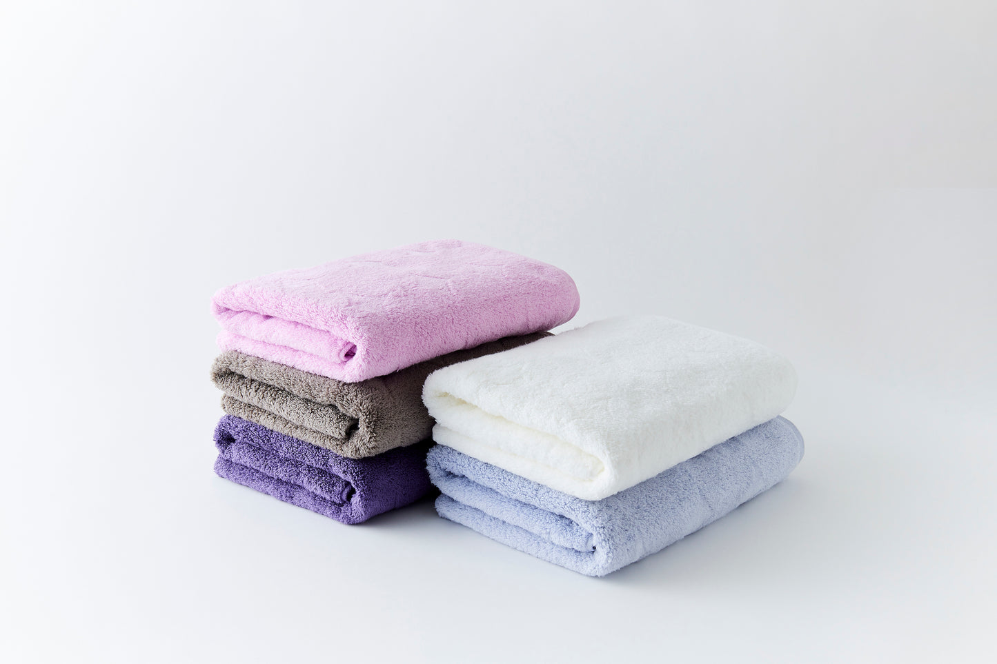 menca mature – Bath Towel