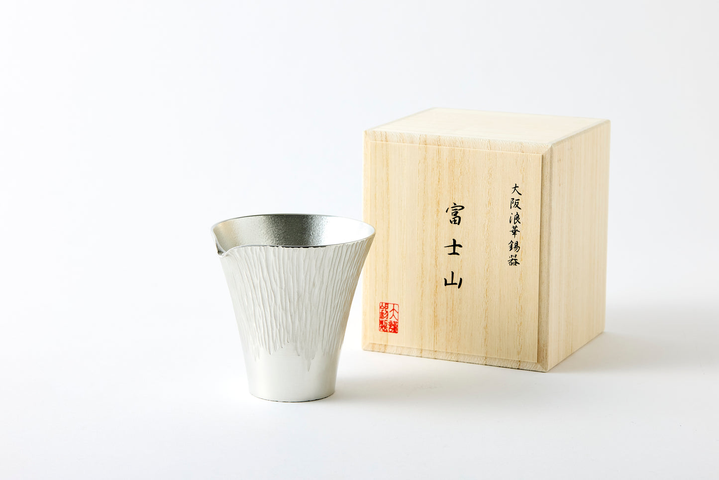 Mt. Fuji Sake Server White – 300ml