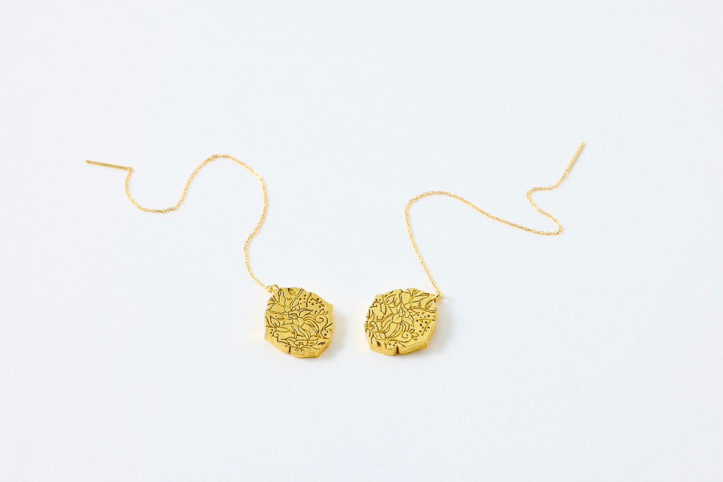 HAKUCESSORY Earrings Beauty Luck Gold