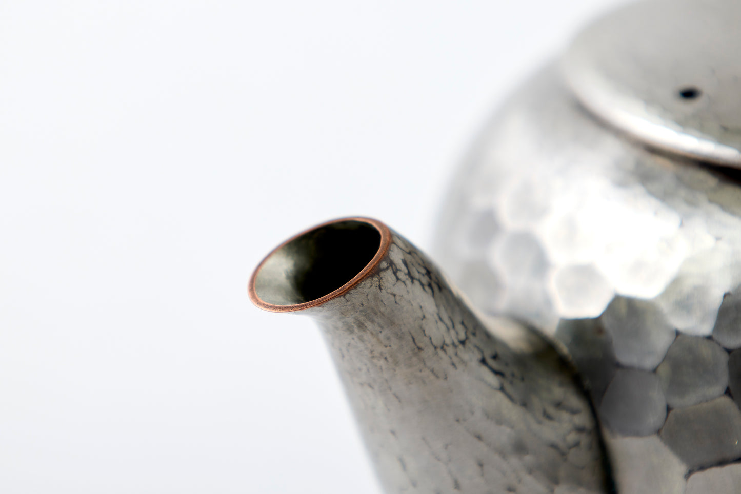 Teapot – Python / Silver White