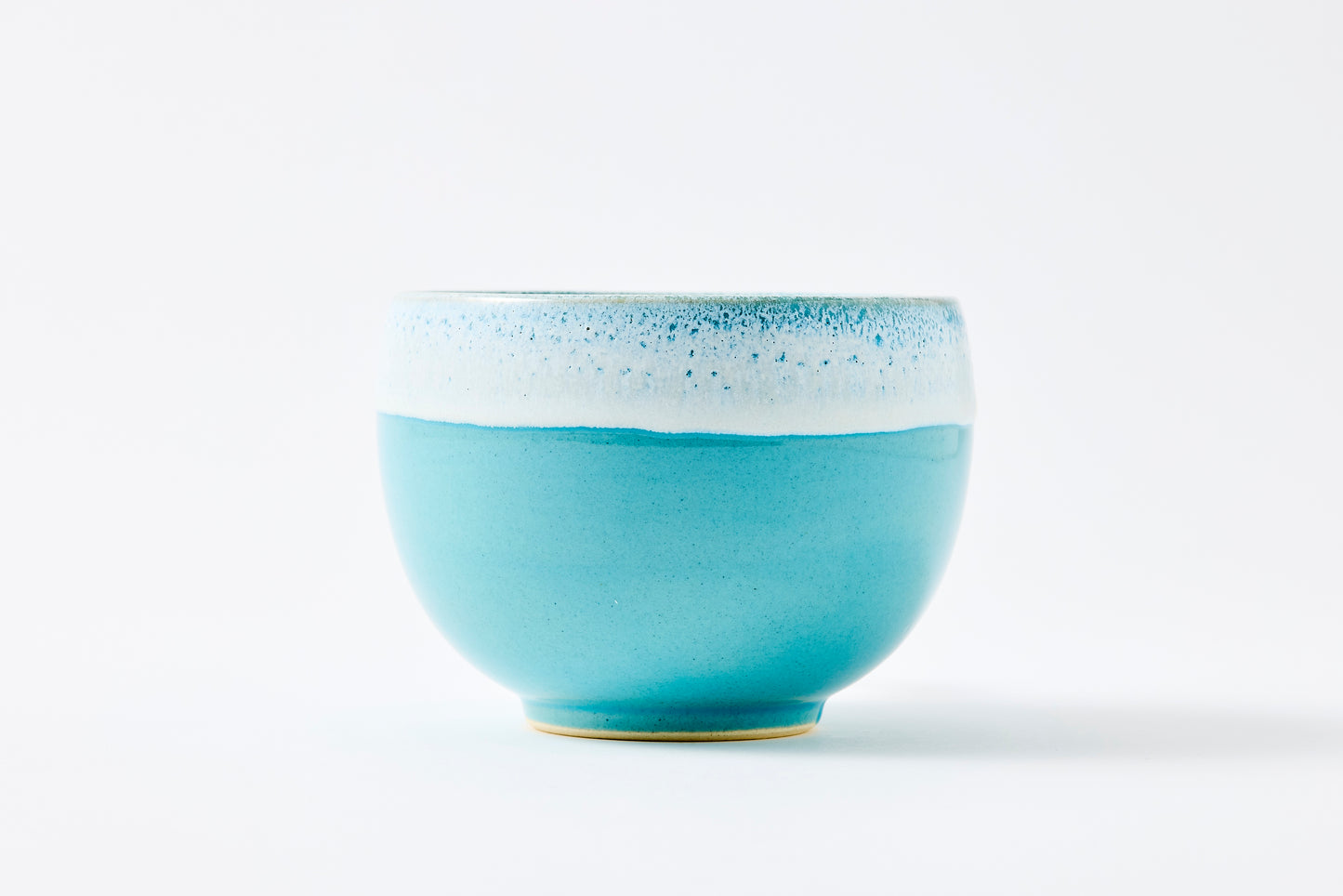 White Karatsu Flow Blue Glaze Round Bowl Hasami Porcelain