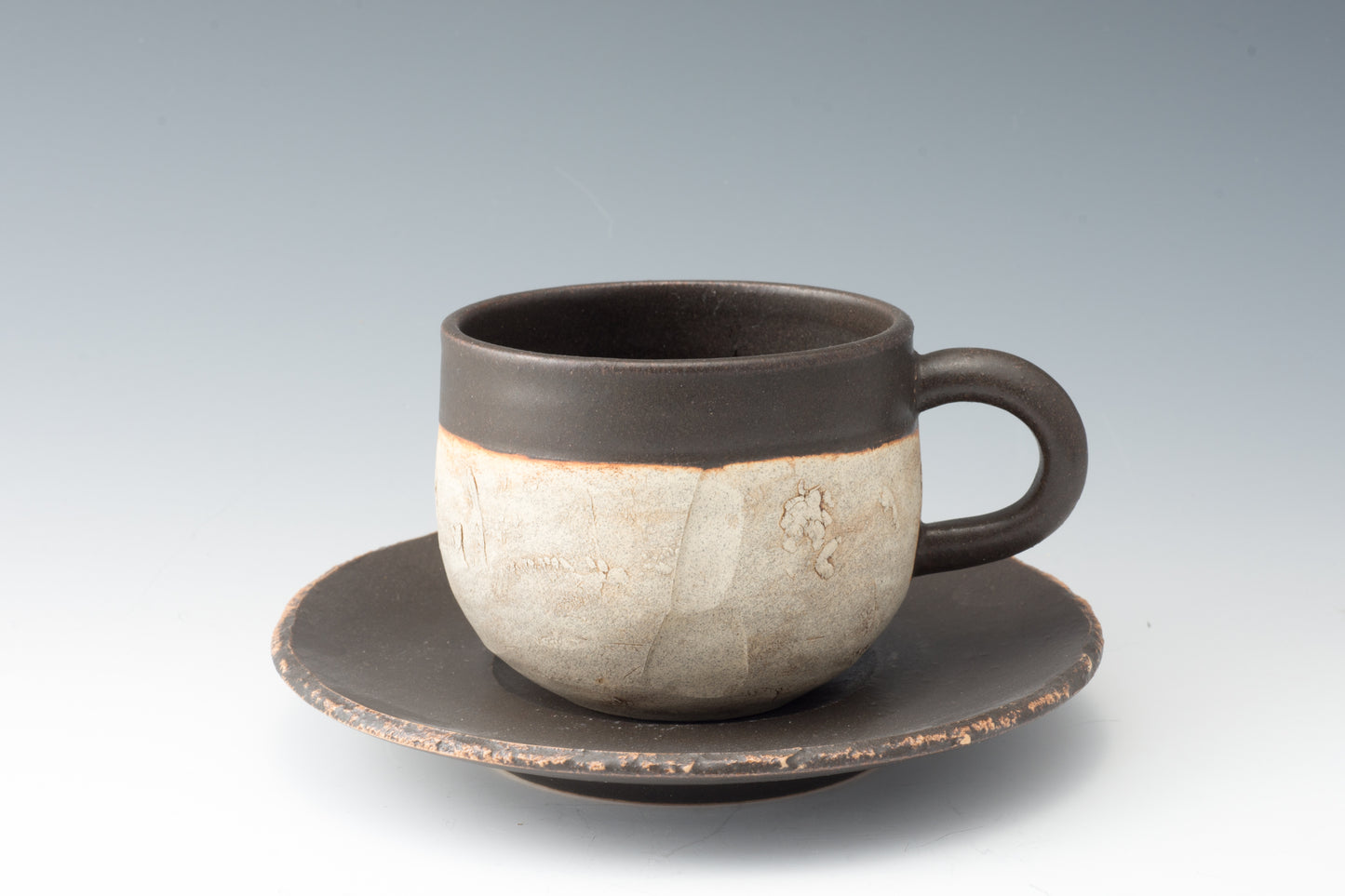 Coffee Cup & Saucer (Round Type)
