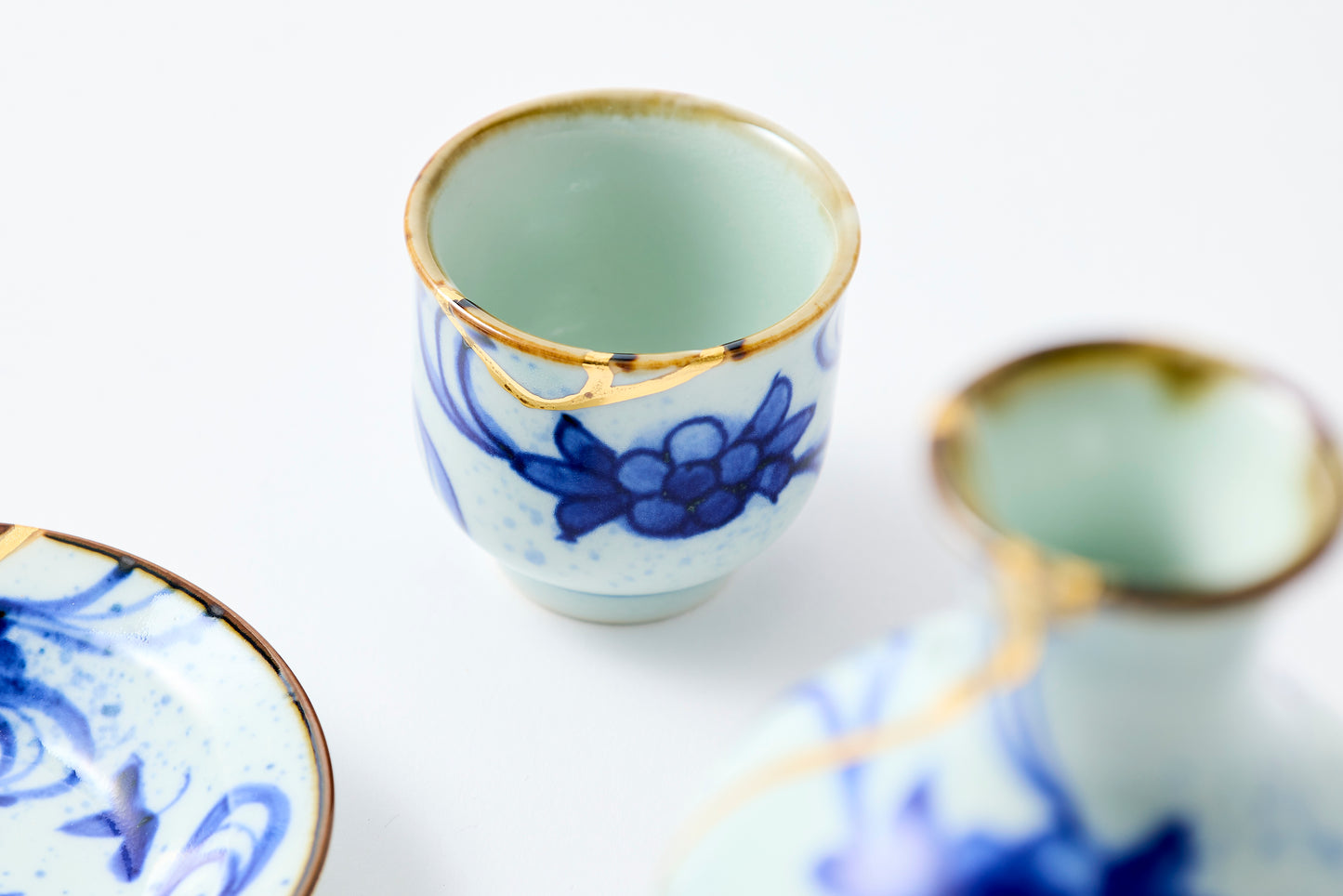 Gold Line Kosome Water Stream Sake Set Imari Porcelain