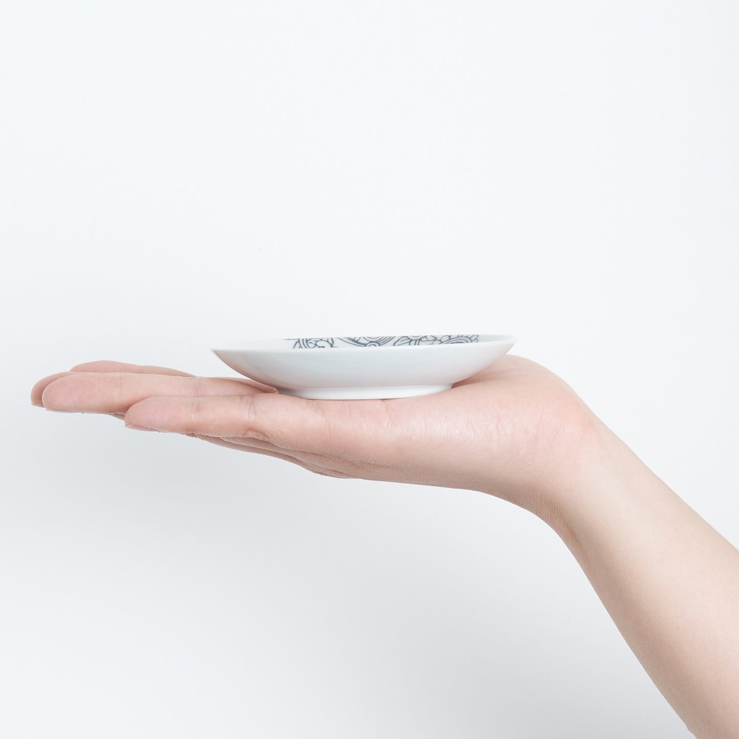 Gosho-guruma Motif Nabeshima Komon Small Plate Imari Porcelain
