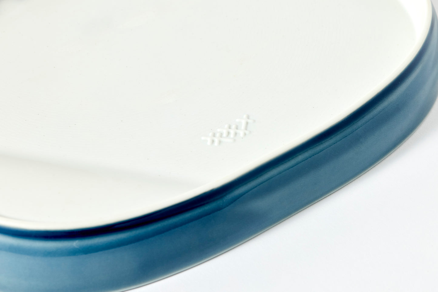 suzuri Plate Oval Navy Blue