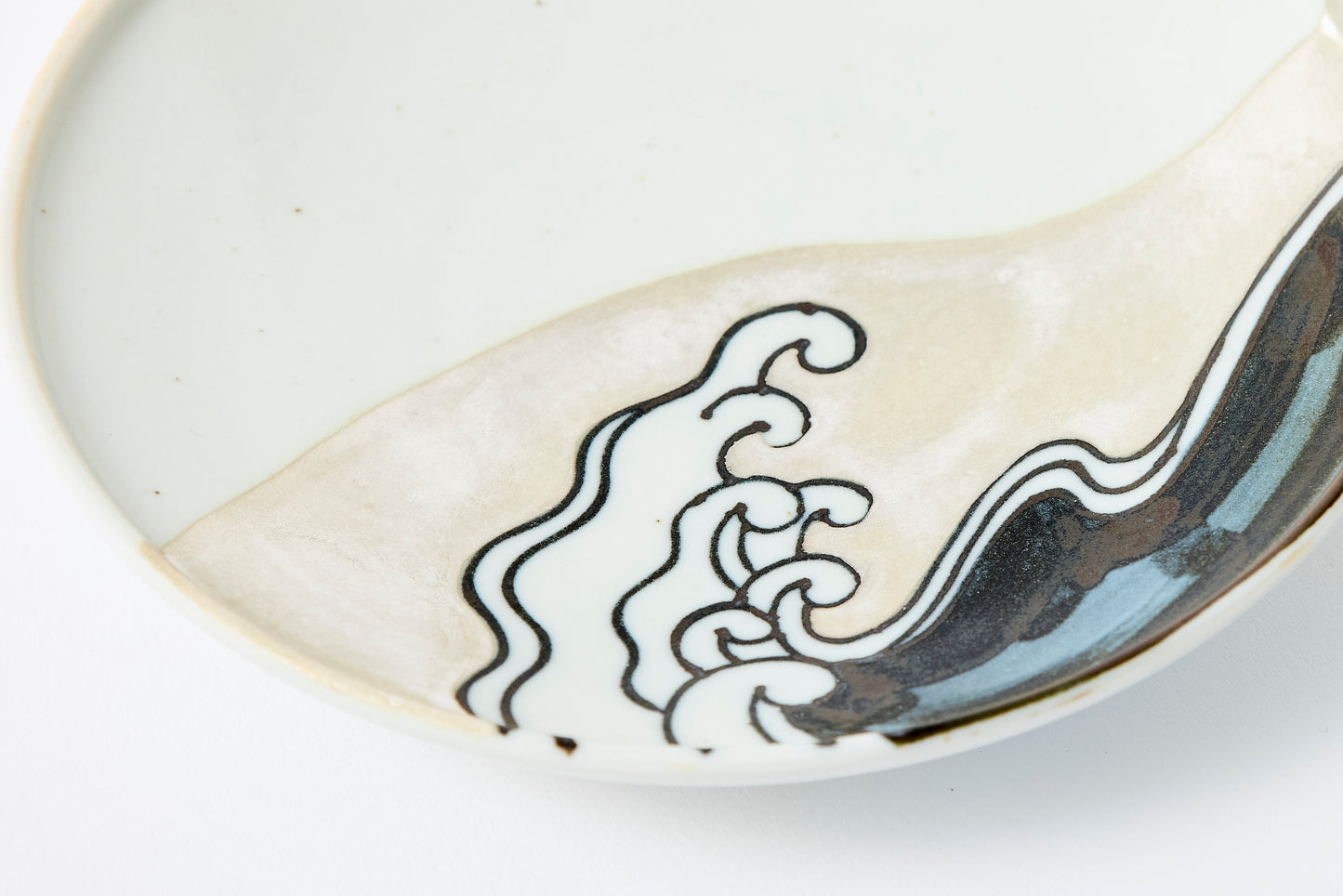 Silver-Accented Full Moon and Wave 4-inch Plate Imari Porcelain