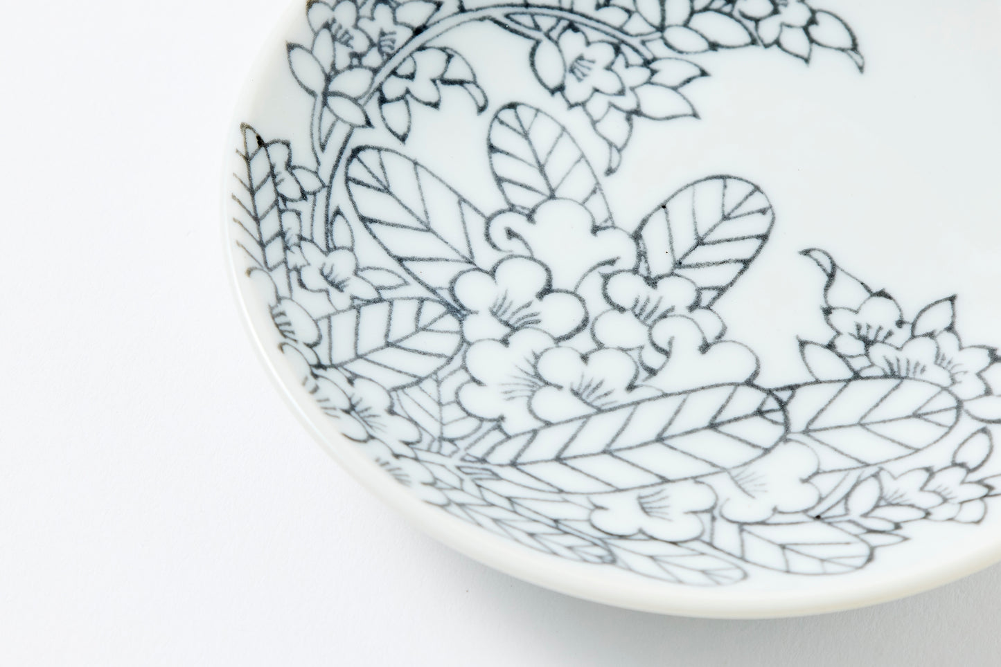 Rhododendron Motif Nabeshima Komon Small Plate Imari Porcelain