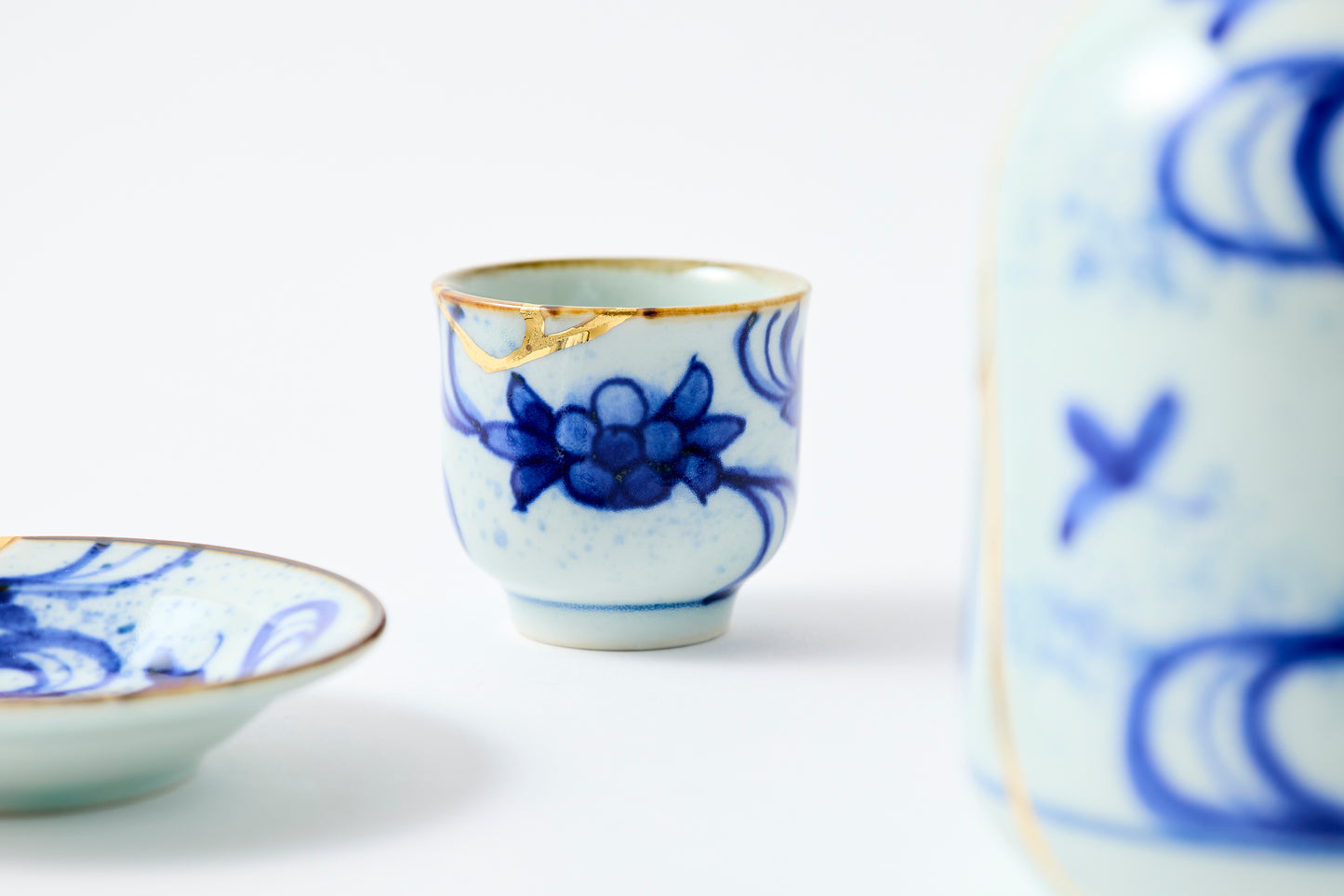 Gold Line Kosome Water Stream Sake Set Imari Porcelain