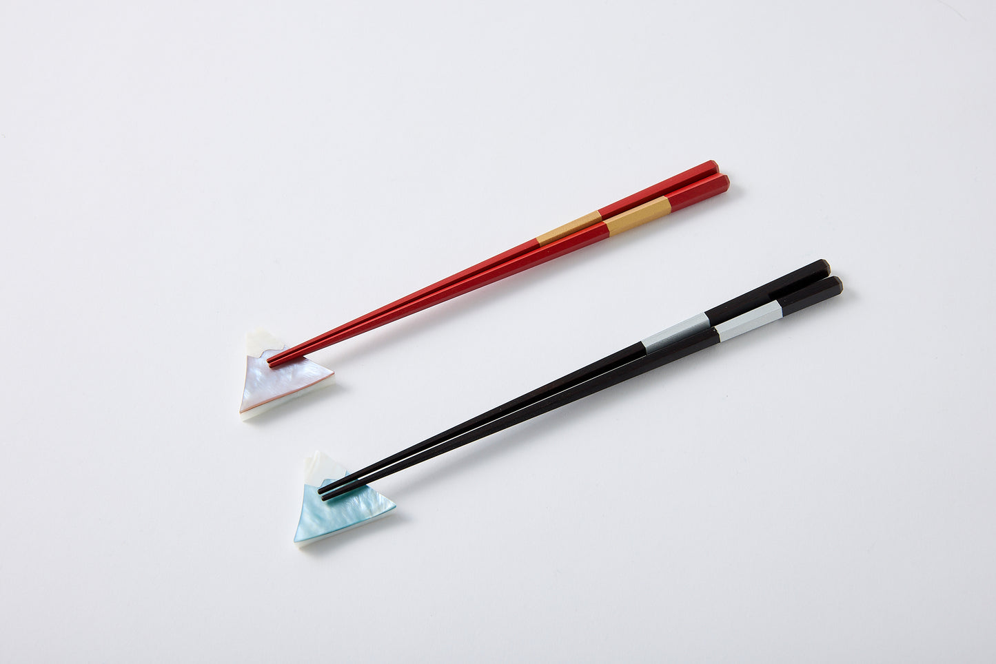 Silver and Gold Ichimatsu Hexagonal Chopsticks – Mt. Fuji Paulownia Box