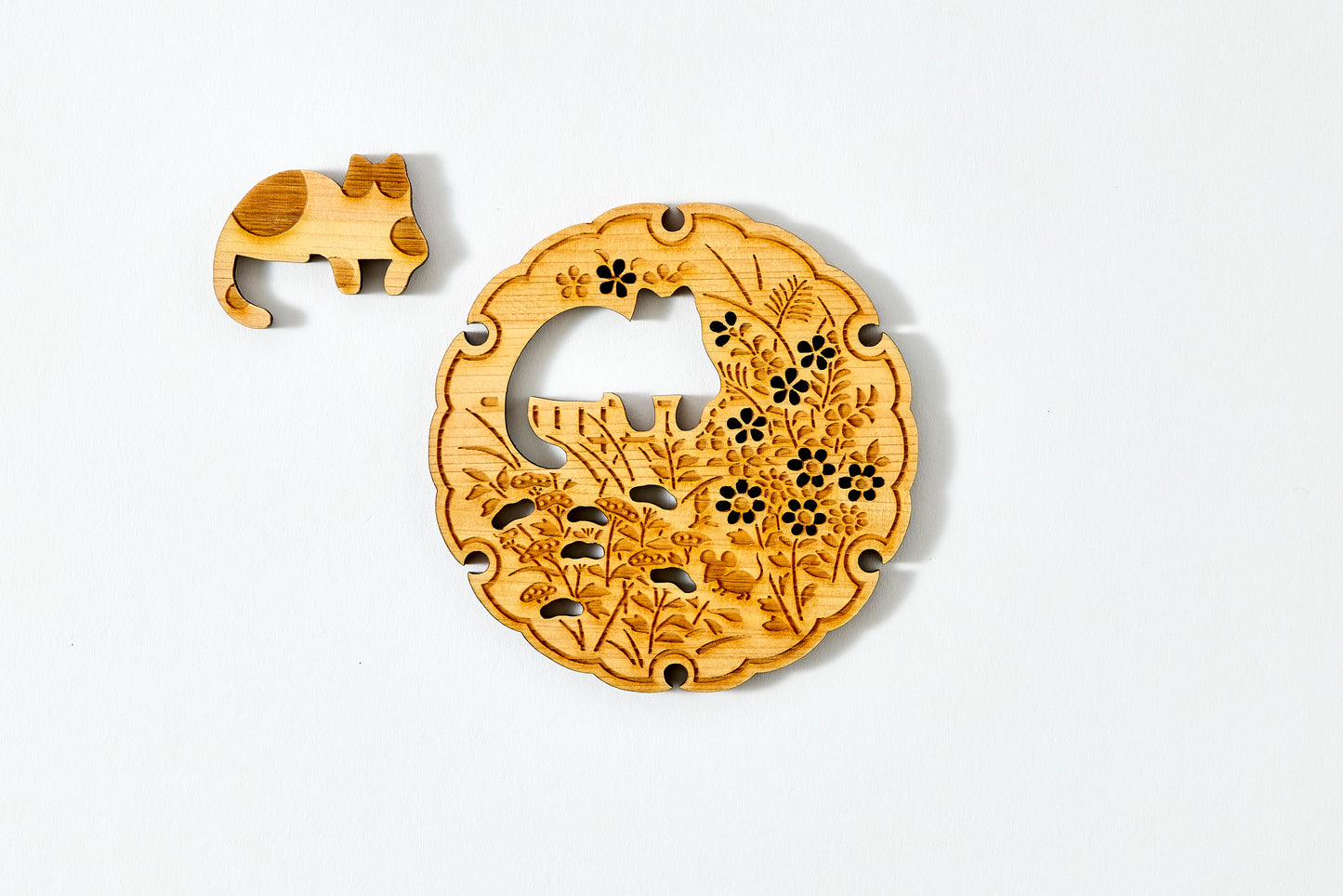 Tomogu – Mouse and Bicolor Cat