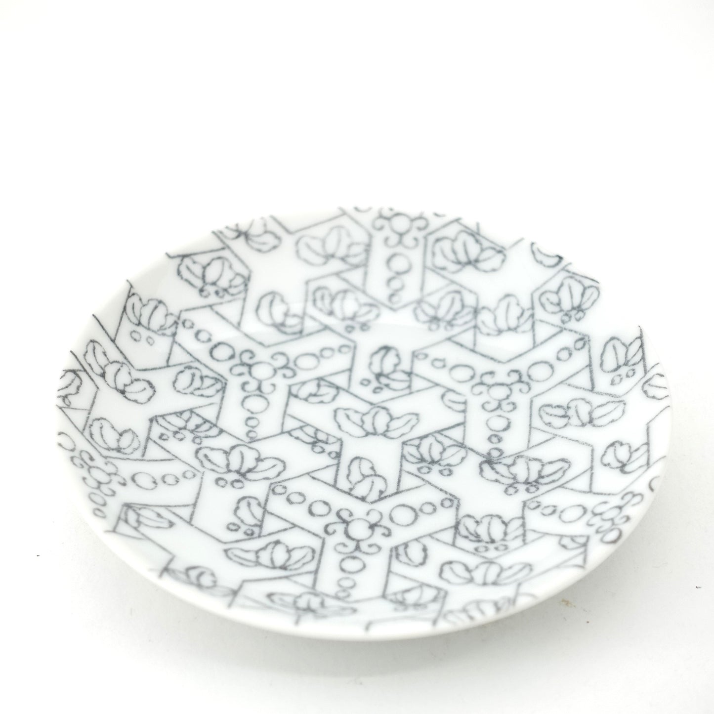Tortoiseshell Pattern Nabeshima Komon Small Plate Imari Porcelain