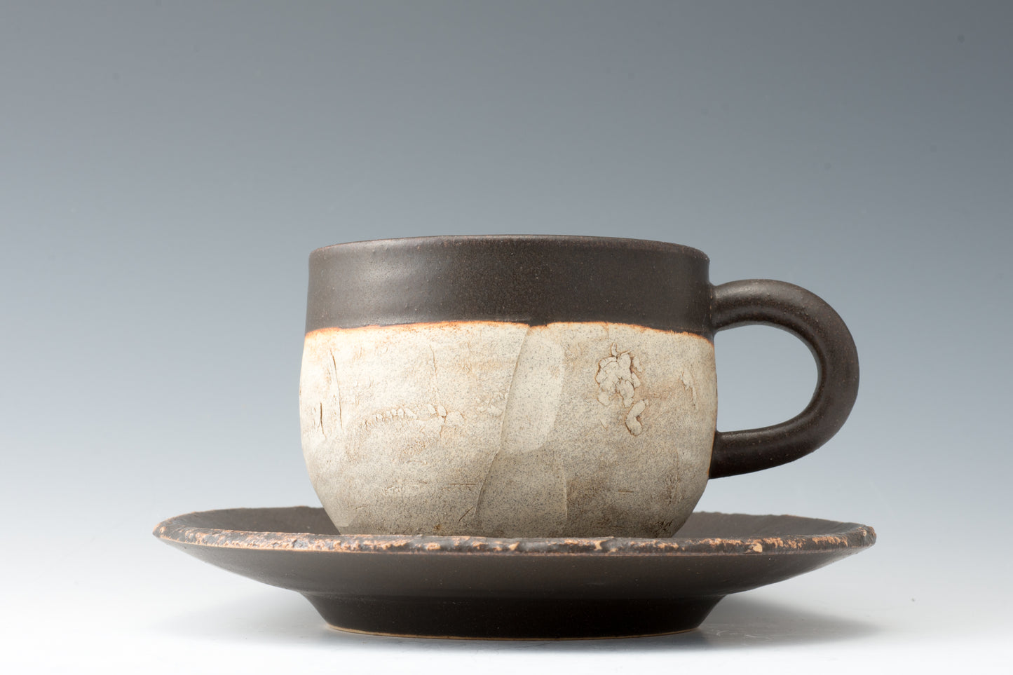 Coffee Cup & Saucer (Round Type)