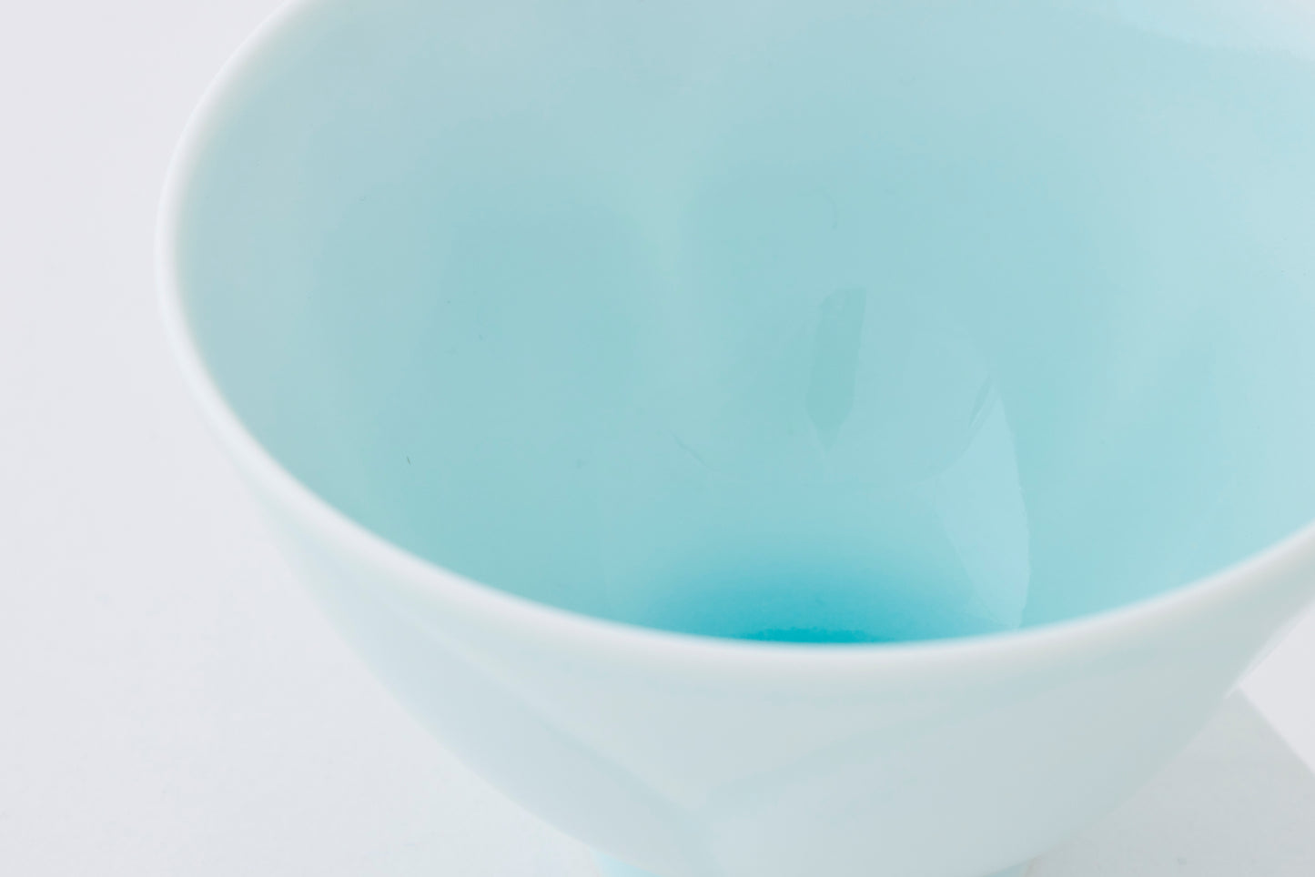 WANOKA Flower-Shaped Teacup Celadon Arita Porcelain