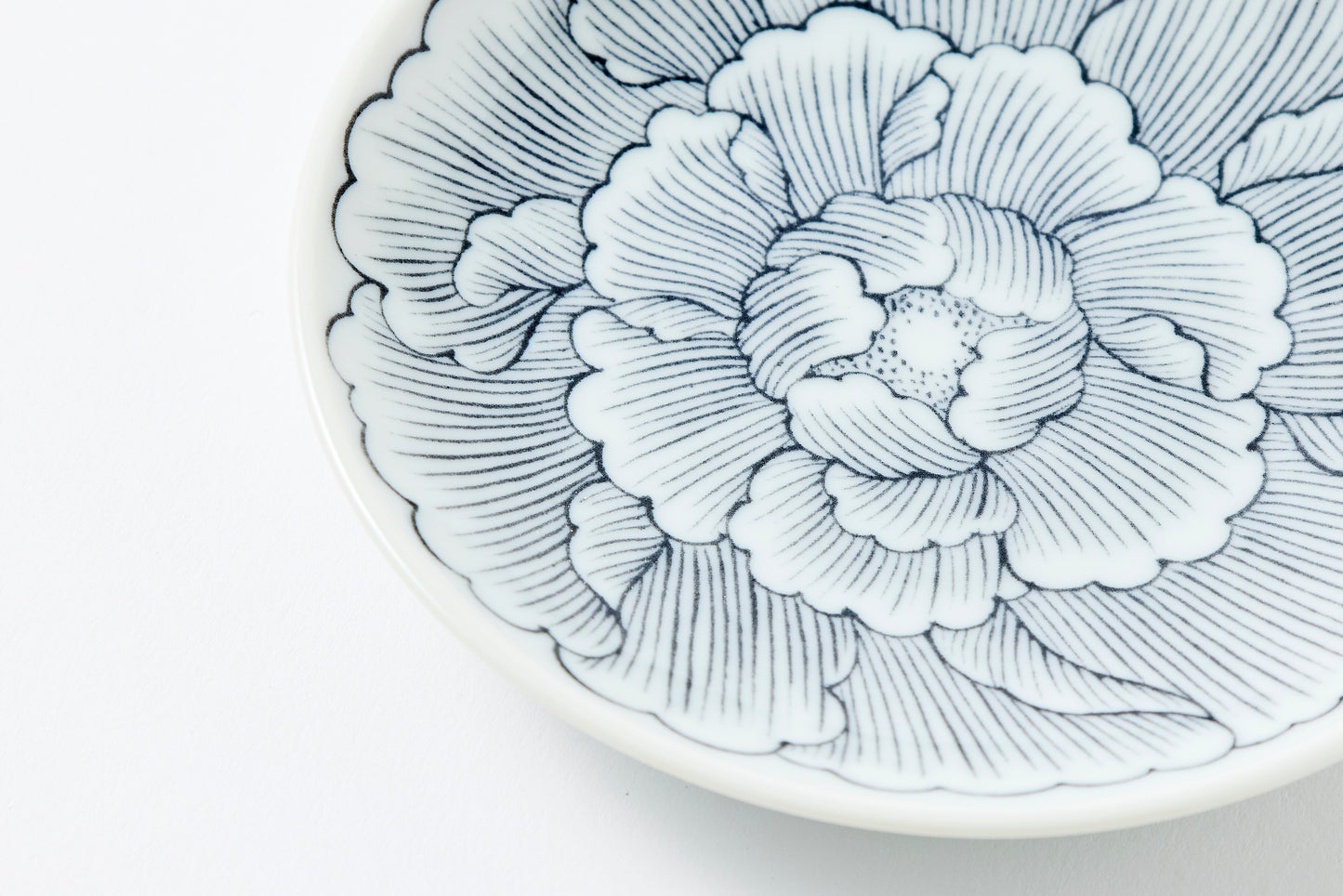 Peony Motif Nabeshima Komon Small Plate Imari Porcelain