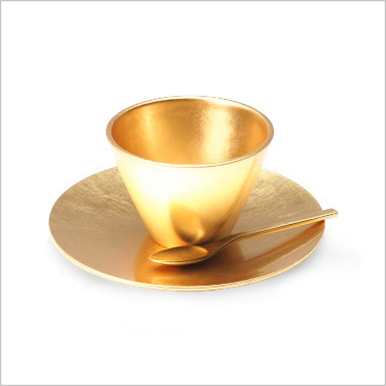 gold cup & saucer / gold leaf