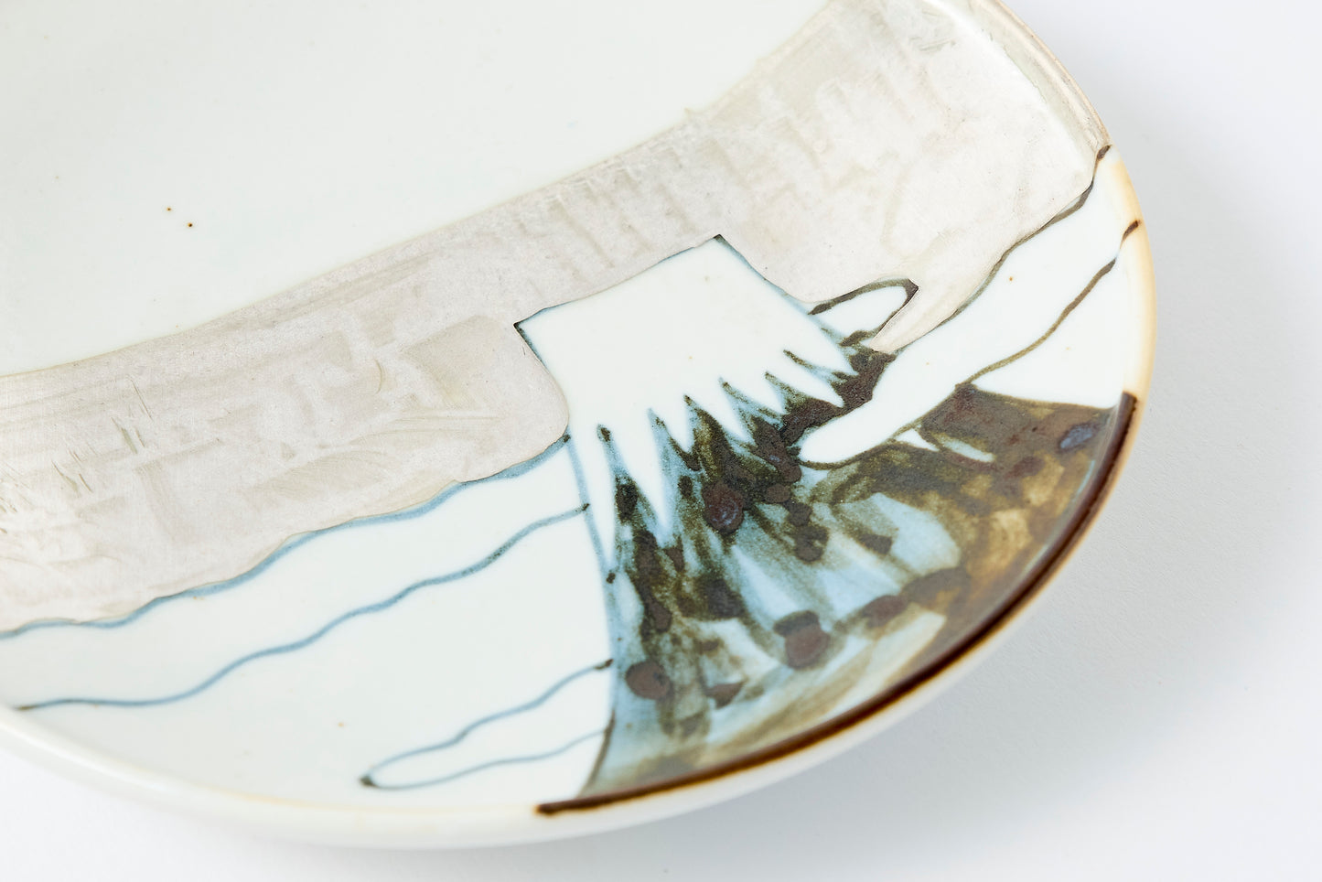 Silver-Accented Mt. Fuji 4-inch Plate Imari Porcelain