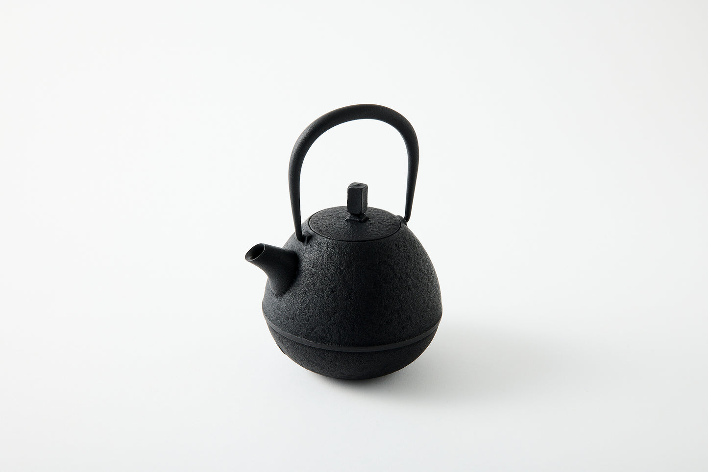 Nanbu Ironware Egg Teapot Medium