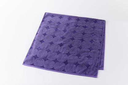 menca mature – Bath Towel