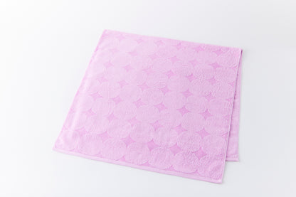 menca mature – Bath Towel