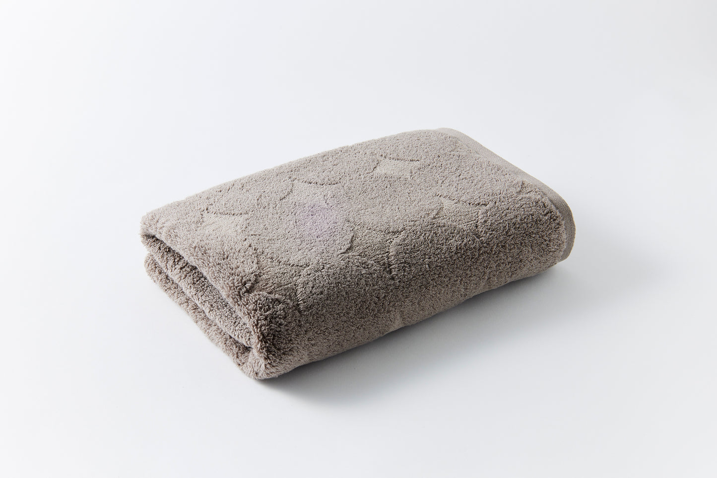 menca mature – Bath Towel