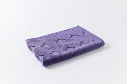 menca mature – Bath Mat