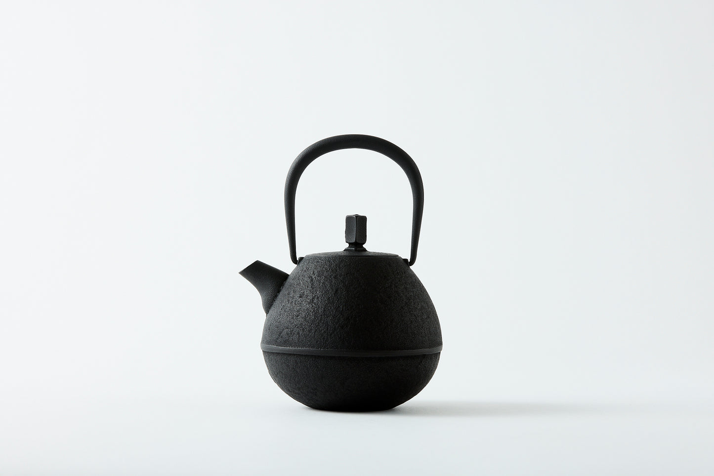 Nanbu Ironware Egg Teapot Medium
