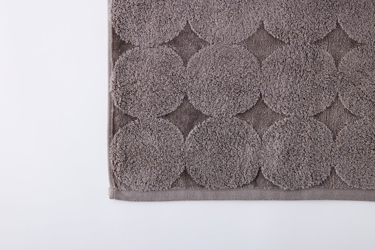 menca mature – Bath Towel