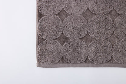 menca mature – Bath Towel