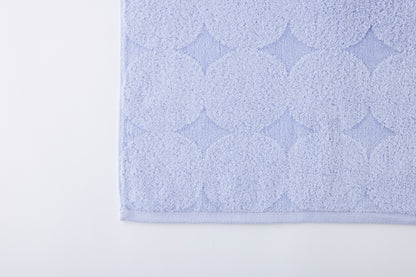 menca mature – Bath Towel