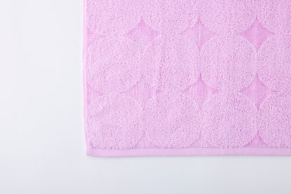 menca mature – Bath Towel