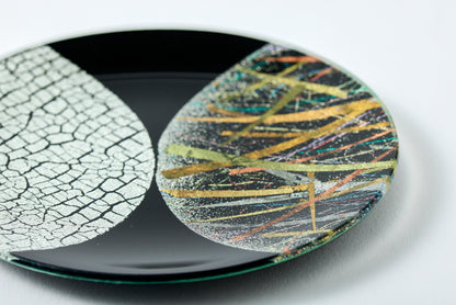 Cut Gold Leaf Glass Henyaki Hakugin Hyouwari Kuroji "変焼き箔銀氷割黒地" Round Plate