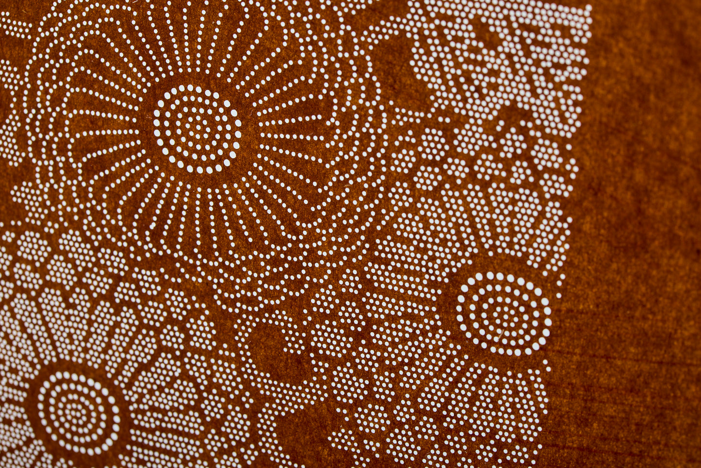 Display Stand Ise Katagami [Day and Night Chrysanthemum Arabesque]