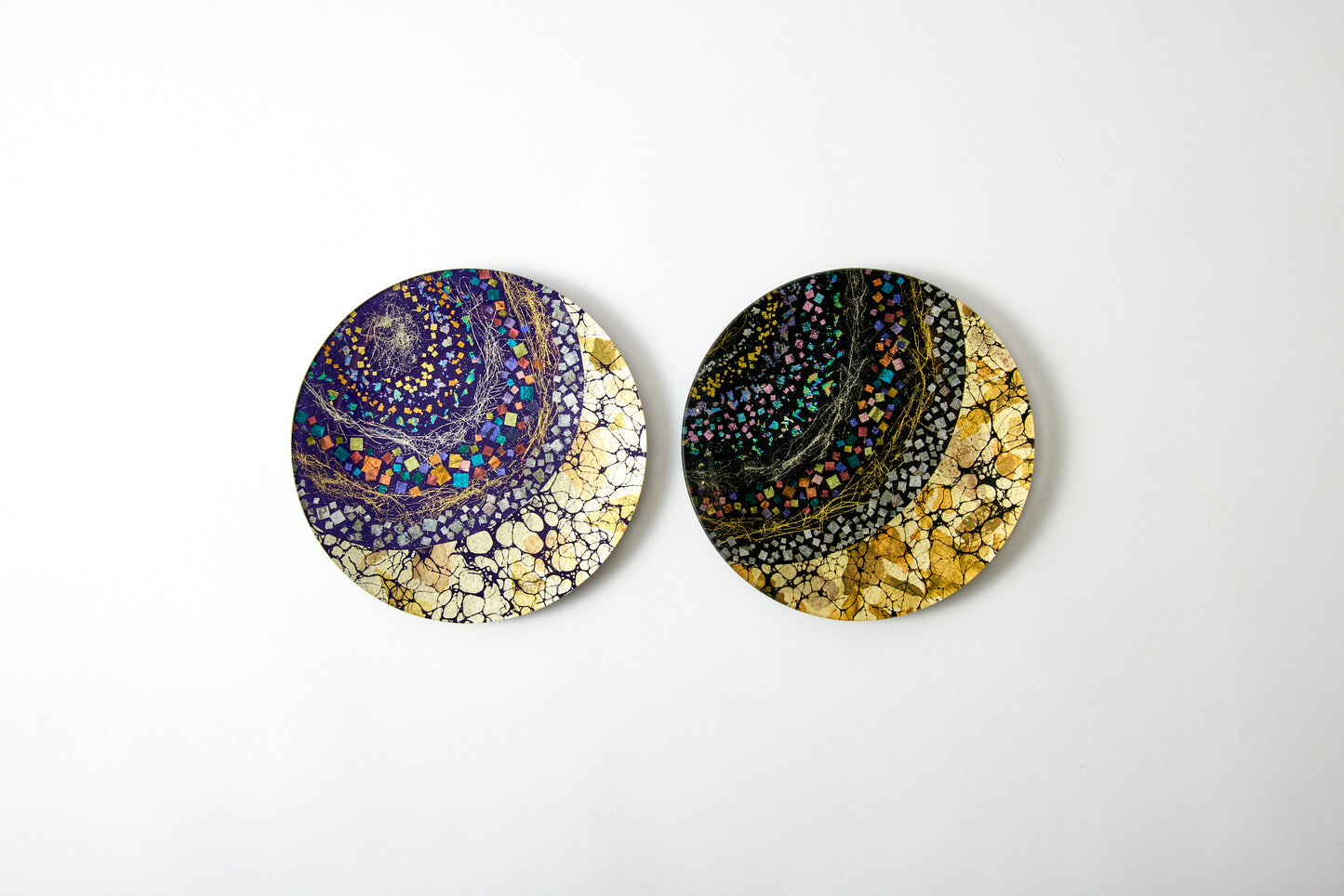 Hatsuzuru no Tsuki "初弦の月" Round Plate Kuroji