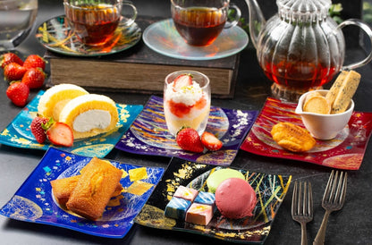 Futagotsuki "双子月" Yakihaku Kirihaku "焼箔切箔" Plate Enji