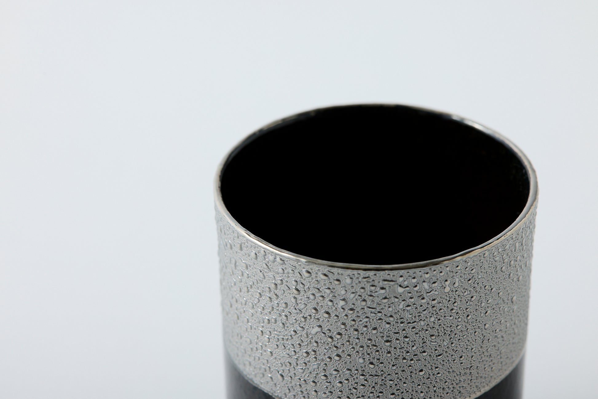 Utage Cup Medium, Black & Silver, Plain