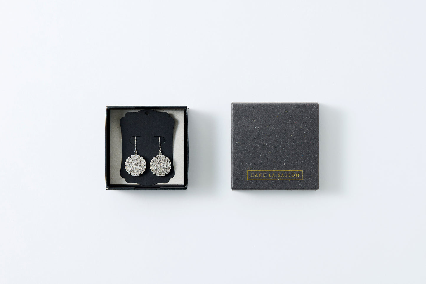 HAKUCESSORY Earrings Money Luck Platinum