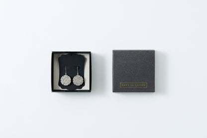 HAKUCESSORY Earrings Money Luck Platinum