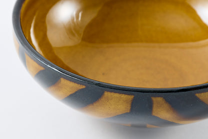 FD Arrow Feather Motif Amber Glaze Round Flat Bowl Hasami Porcelain