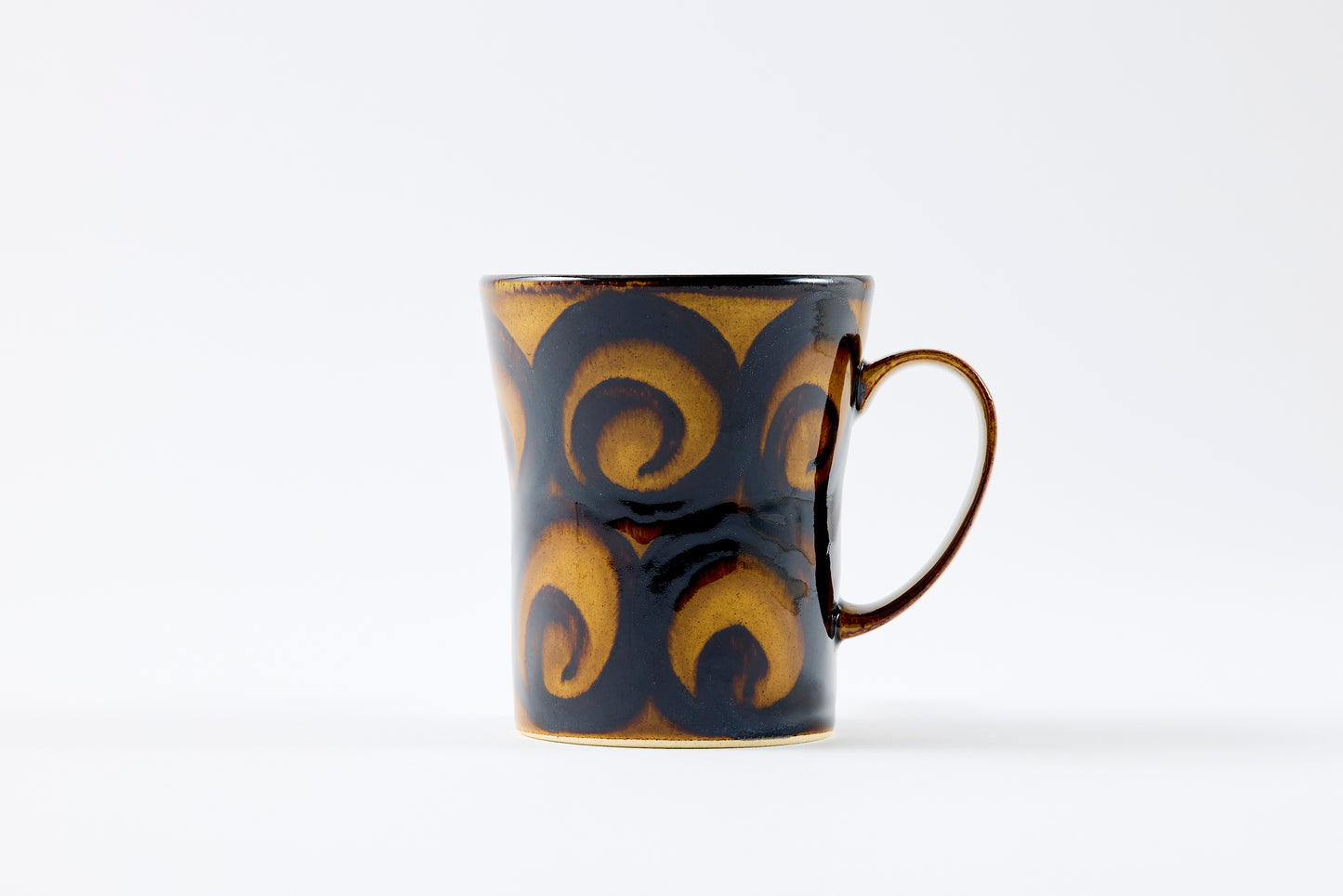 FD Circular Motif Amber Glaze Mug Hasami Porcelain