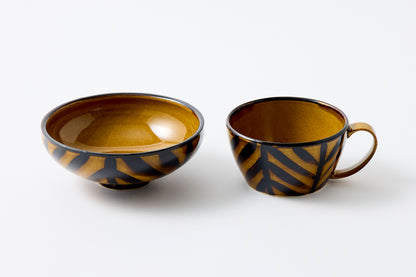 FD Arrow Feather Motif Amber Glaze Round Flat Bowl Hasami Porcelain