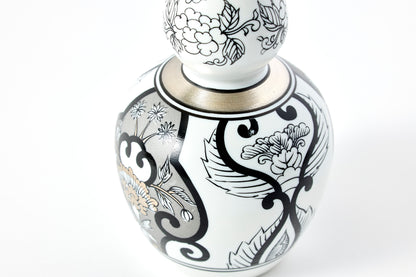 Tokkuri and Sake Cup Set 300ml - JS Ko-Imari Floral Pattern