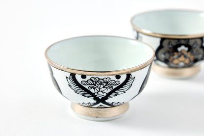 Tokkuri and Sake Cup Set 300ml - JS Ko-Imari Floral Pattern