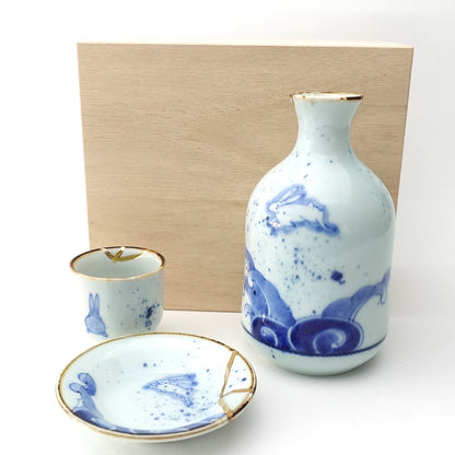 Gold Line Kosome Rabbit Sake Set Imari Porcelain