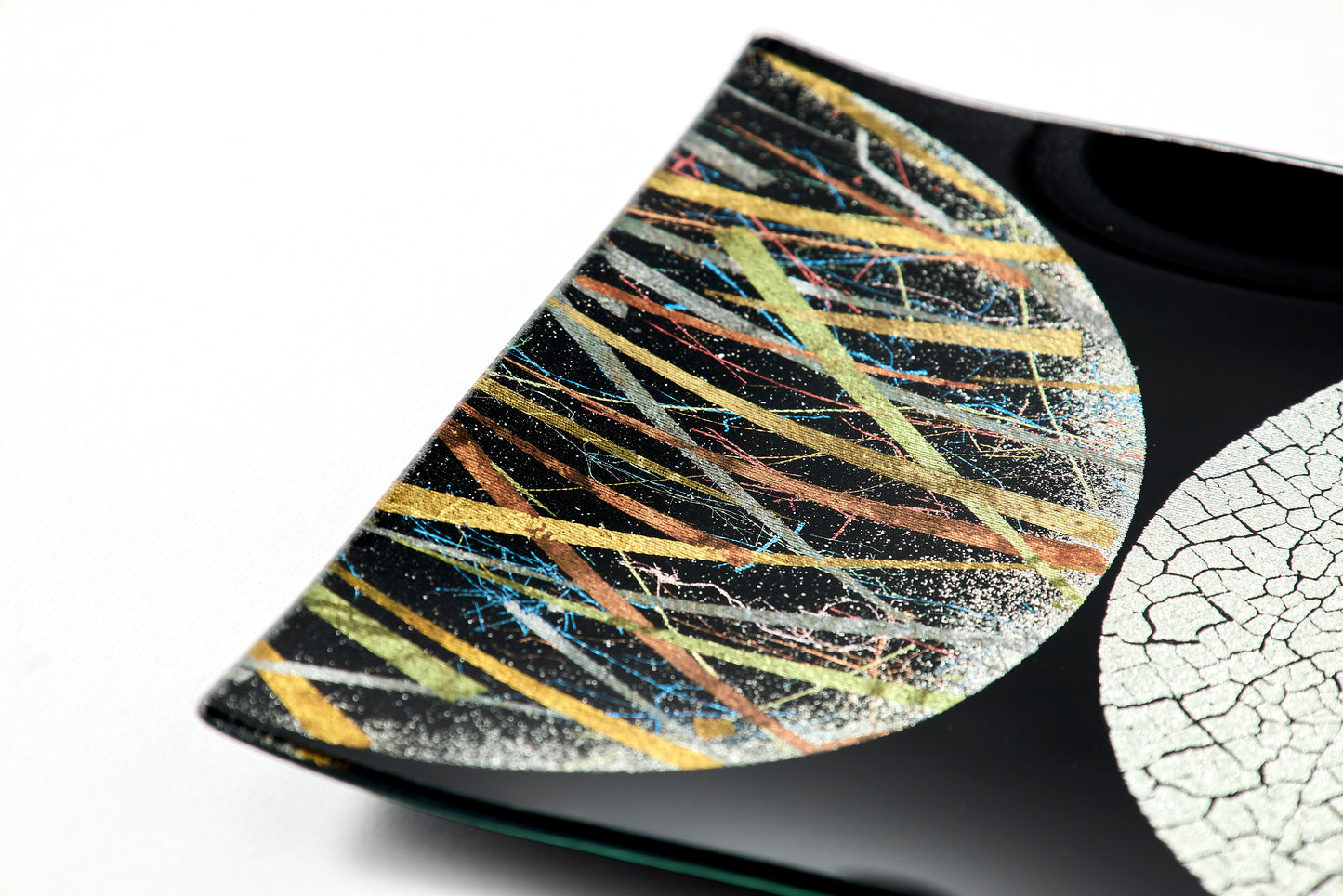 Minamo Moon – Hongin Ice Crack Kawari – Yakihaku on Black – Square Plate