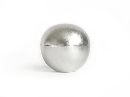 globe / silver leaf