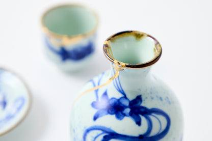 Gold Line Kosome Water Stream Sake Set Imari Porcelain