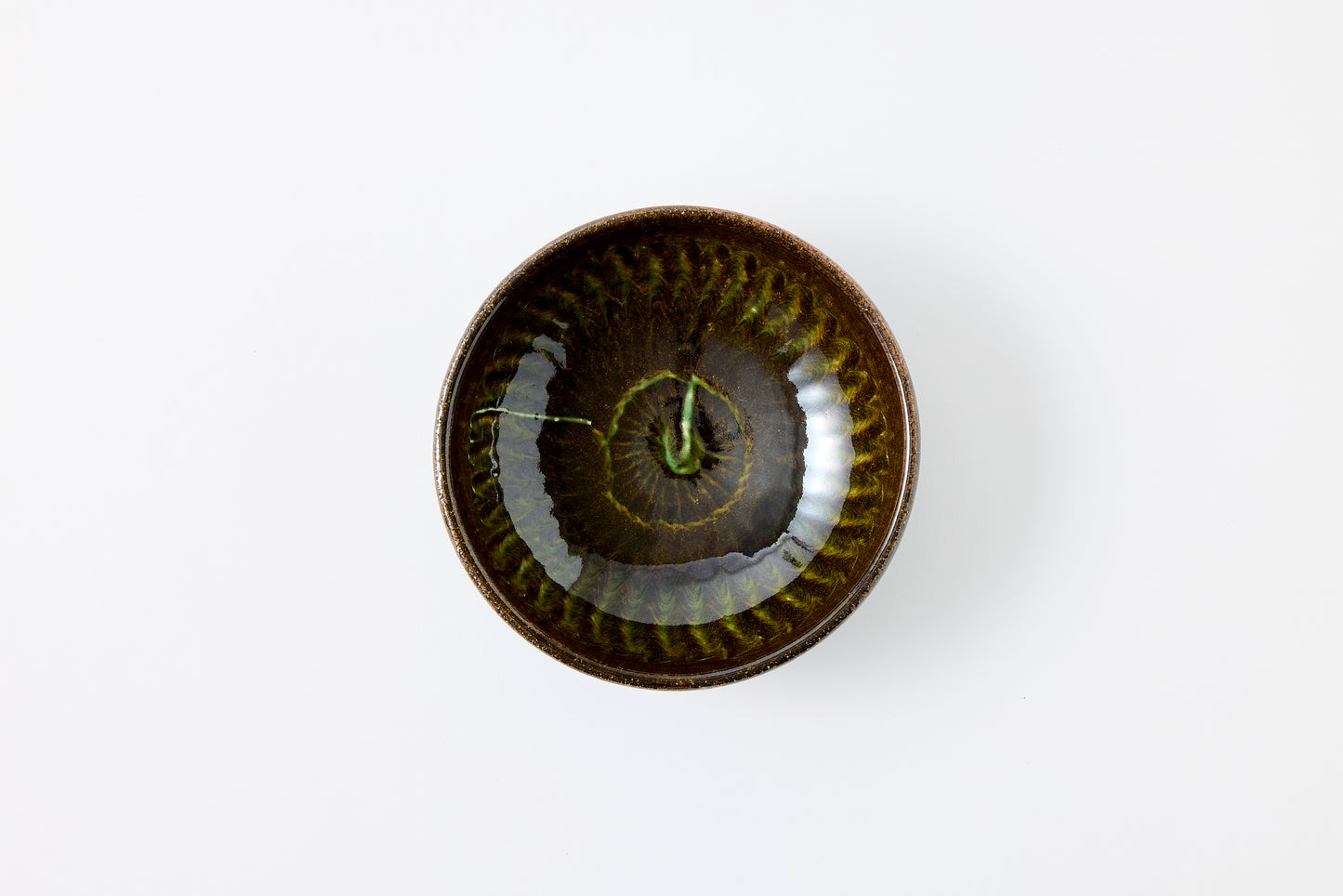 FD Green Glaze Bold Double Brush Stroke Round Flat Bowl Hasami Porcelain